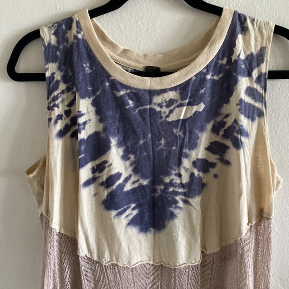Free Pwople flowy Tank - Picture 2 of 3